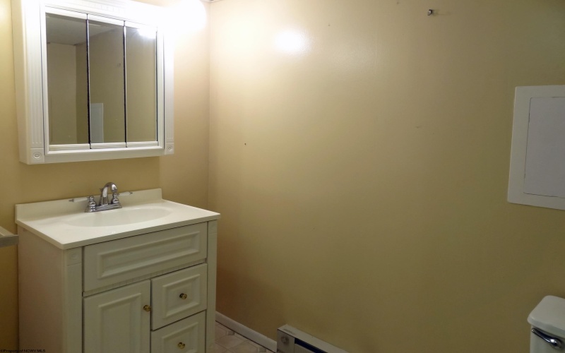 836 Fairmont Road, Westover, West Virginia 26501, 3 Bedrooms Bedrooms, 5 Rooms Rooms,2 BathroomsBathrooms,Residential Rentals,For Rent,Fairmont,10165324