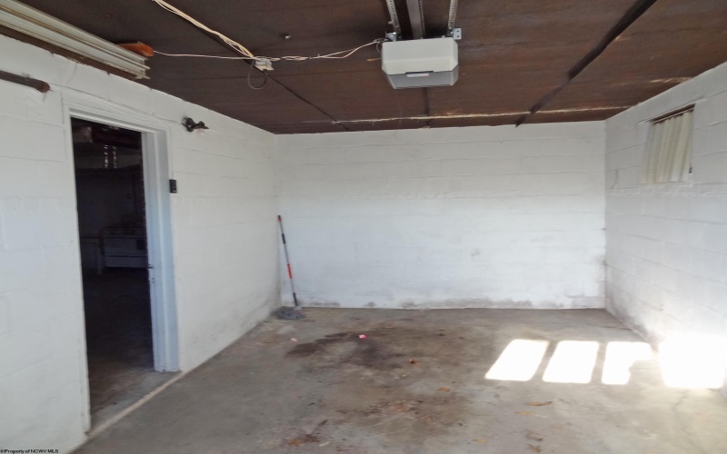 836 Fairmont Road, Westover, West Virginia 26501, 3 Bedrooms Bedrooms, 5 Rooms Rooms,2 BathroomsBathrooms,Residential Rentals,For Rent,Fairmont,10165324