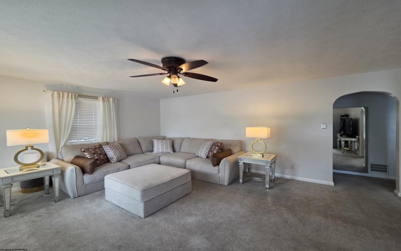 836 Fairmont Road, Westover, West Virginia 26501, 3 Bedrooms Bedrooms, 5 Rooms Rooms,2 BathroomsBathrooms,Residential Rentals,For Rent,Fairmont,10165324