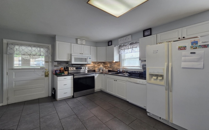 836 Fairmont Road, Westover, West Virginia 26501, 3 Bedrooms Bedrooms, 5 Rooms Rooms,2 BathroomsBathrooms,Residential Rentals,For Rent,Fairmont,10165324