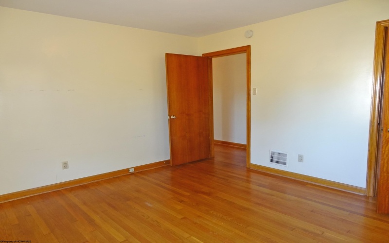836 Fairmont Road, Westover, West Virginia 26501, 3 Bedrooms Bedrooms, 5 Rooms Rooms,2 BathroomsBathrooms,Residential Rentals,For Rent,Fairmont,10165324