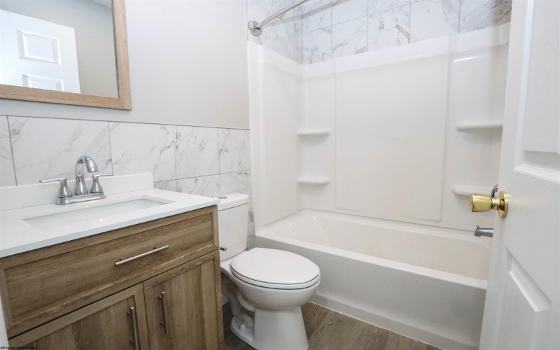726 Beechurst Avenue, Morgantown, West Virginia 26505, 2 Bedrooms Bedrooms, 4 Rooms Rooms,1 BathroomBathrooms,Residential Rentals,For Rent,Beechurst,10165333