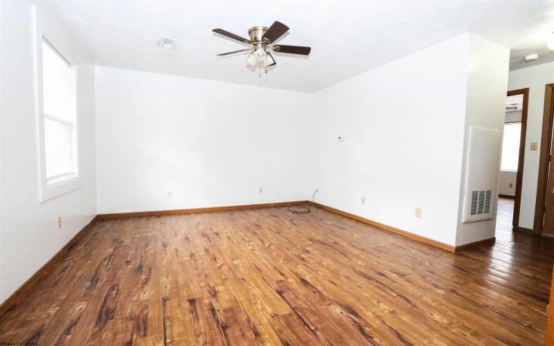 726 Beechurst Avenue, Morgantown, West Virginia 26505, 2 Bedrooms Bedrooms, 4 Rooms Rooms,1 BathroomBathrooms,Residential Rentals,For Rent,Beechurst,10165334