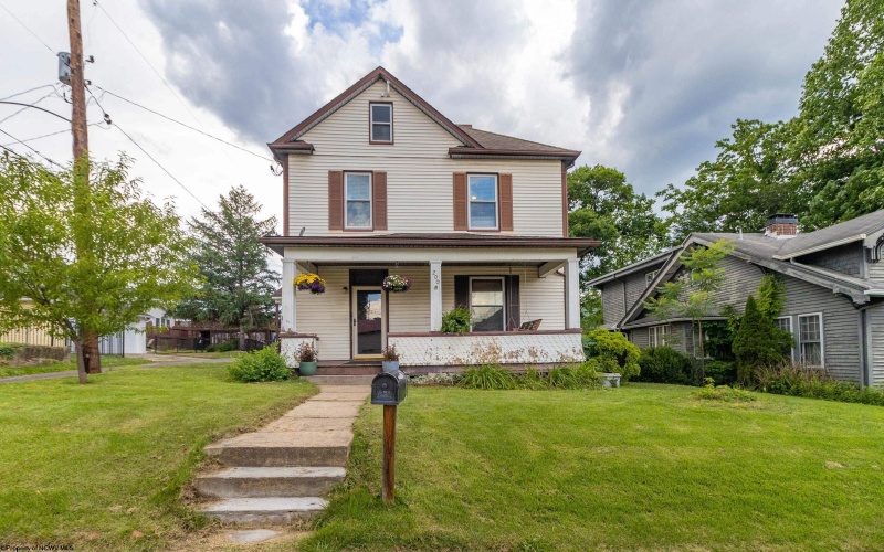 200 Concord Avenue, Clarksburg, West Virginia 26301, 4 Bedrooms Bedrooms, 8 Rooms Rooms,2 BathroomsBathrooms,Single Family Detached,For Sale,Concord,10165344