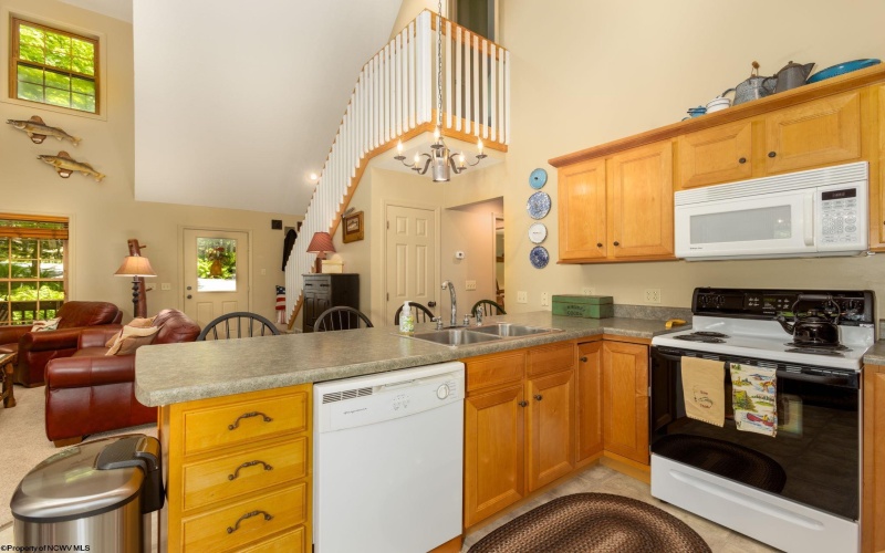 206 Columbine Circle, Terra Alta, West Virginia 26764, 3 Bedrooms Bedrooms, 6 Rooms Rooms,3 BathroomsBathrooms,Single Family Detached,For Sale,Columbine,10165322