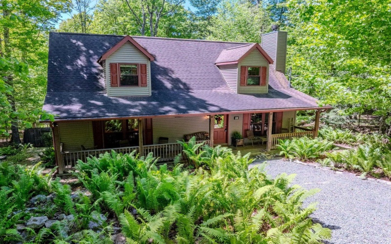 206 Columbine Circle, Terra Alta, West Virginia 26764, 3 Bedrooms Bedrooms, 6 Rooms Rooms,3 BathroomsBathrooms,Single Family Detached,For Sale,Columbine,10165322
