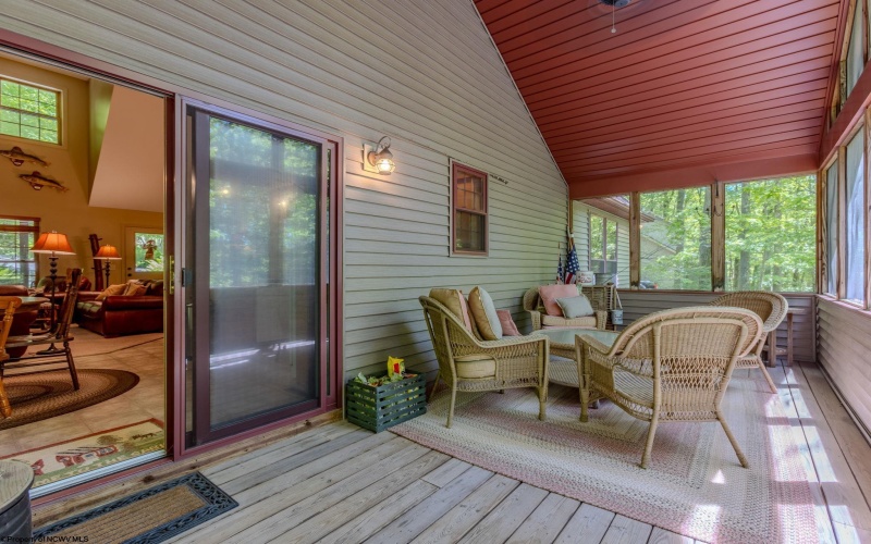 206 Columbine Circle, Terra Alta, West Virginia 26764, 3 Bedrooms Bedrooms, 6 Rooms Rooms,3 BathroomsBathrooms,Single Family Detached,For Sale,Columbine,10165322