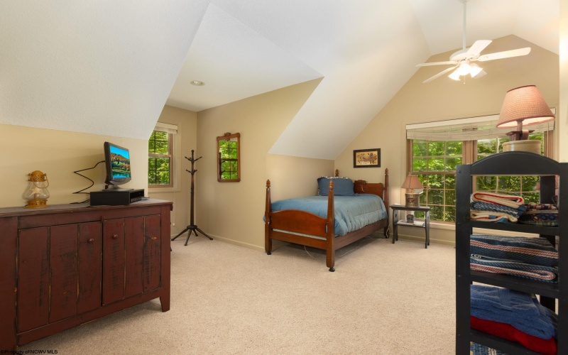 206 Columbine Circle, Terra Alta, West Virginia 26764, 3 Bedrooms Bedrooms, 6 Rooms Rooms,3 BathroomsBathrooms,Single Family Detached,For Sale,Columbine,10165322