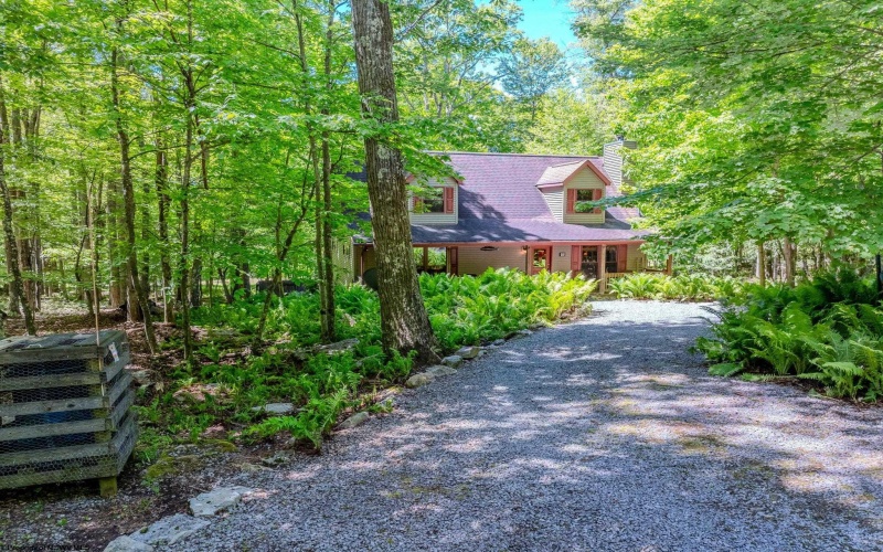 206 Columbine Circle, Terra Alta, West Virginia 26764, 3 Bedrooms Bedrooms, 6 Rooms Rooms,3 BathroomsBathrooms,Single Family Detached,For Sale,Columbine,10165322