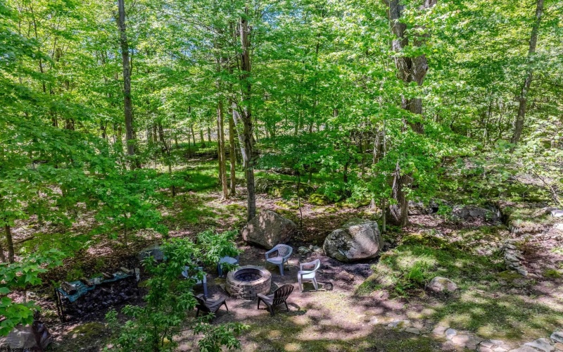 206 Columbine Circle, Terra Alta, West Virginia 26764, 3 Bedrooms Bedrooms, 6 Rooms Rooms,3 BathroomsBathrooms,Single Family Detached,For Sale,Columbine,10165322
