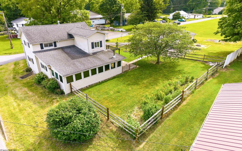 410 Sunset Beach Road, Morgantown, West Virginia 26508, 3 Bedrooms Bedrooms, 7 Rooms Rooms,2 BathroomsBathrooms,Single Family Detached,For Sale,Sunset Beach,10165325