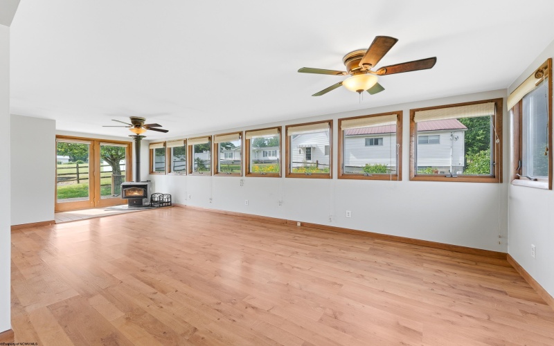 410 Sunset Beach Road, Morgantown, West Virginia 26508, 3 Bedrooms Bedrooms, 7 Rooms Rooms,2 BathroomsBathrooms,Single Family Detached,For Sale,Sunset Beach,10165325