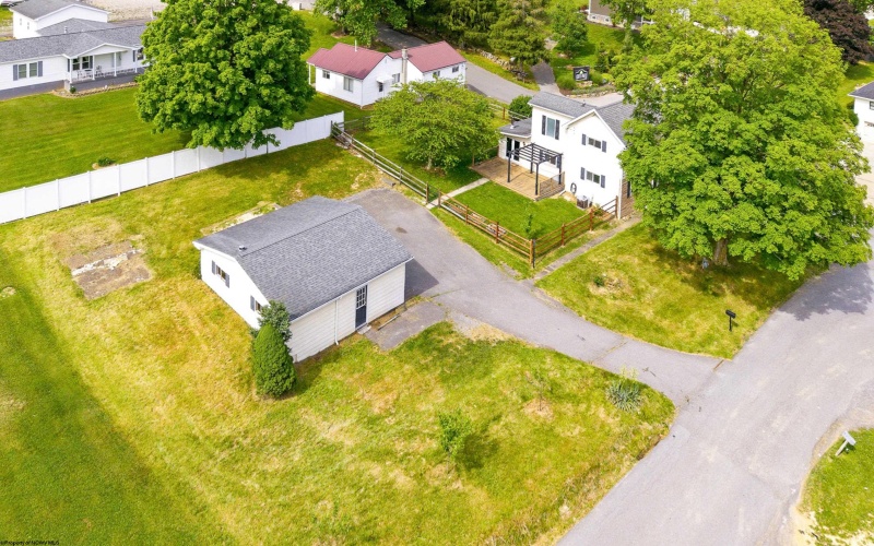 410 Sunset Beach Road, Morgantown, West Virginia 26508, 3 Bedrooms Bedrooms, 7 Rooms Rooms,2 BathroomsBathrooms,Single Family Detached,For Sale,Sunset Beach,10165325