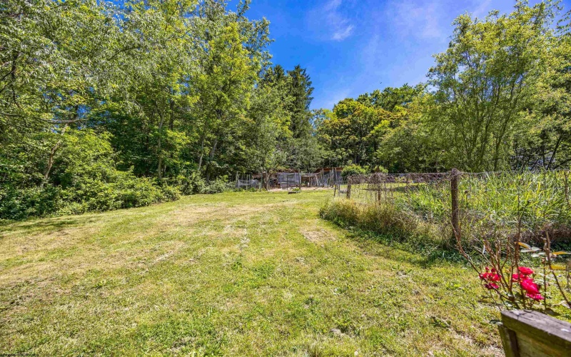 101 National Church Road, Morgantown, West Virginia 26501, 1 Bedroom Bedrooms, 6 Rooms Rooms,1 BathroomBathrooms,Single Family Detached,For Sale,National Church,10165326