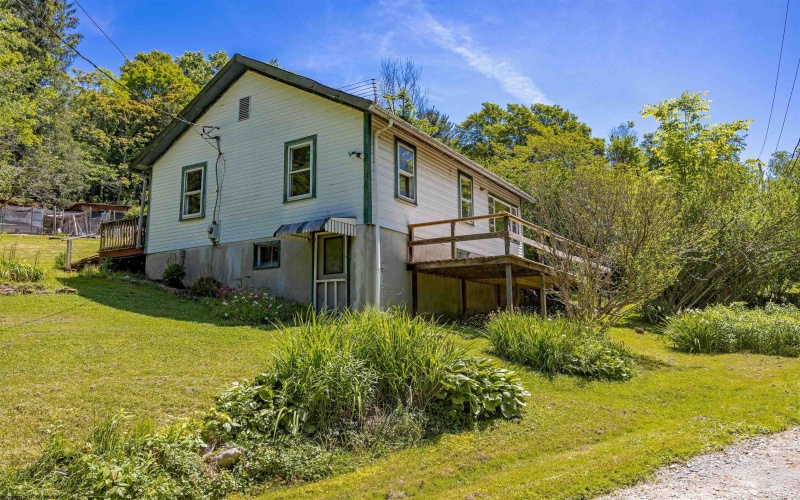101 National Church Road, Morgantown, West Virginia 26501, 1 Bedroom Bedrooms, 6 Rooms Rooms,1 BathroomBathrooms,Single Family Detached,For Sale,National Church,10165326