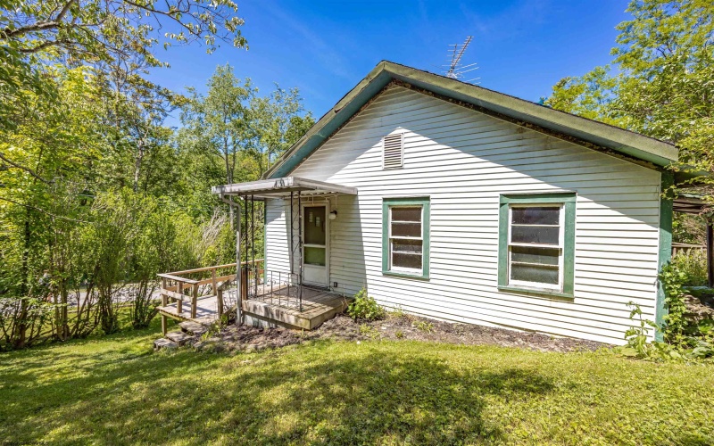 101 National Church Road, Morgantown, West Virginia 26501, 1 Bedroom Bedrooms, 6 Rooms Rooms,1 BathroomBathrooms,Single Family Detached,For Sale,National Church,10165326