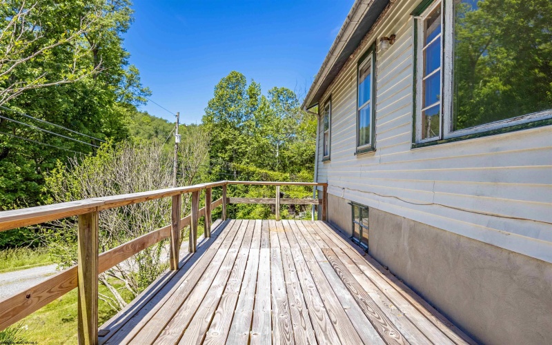 101 National Church Road, Morgantown, West Virginia 26501, 1 Bedroom Bedrooms, 6 Rooms Rooms,1 BathroomBathrooms,Single Family Detached,For Sale,National Church,10165326