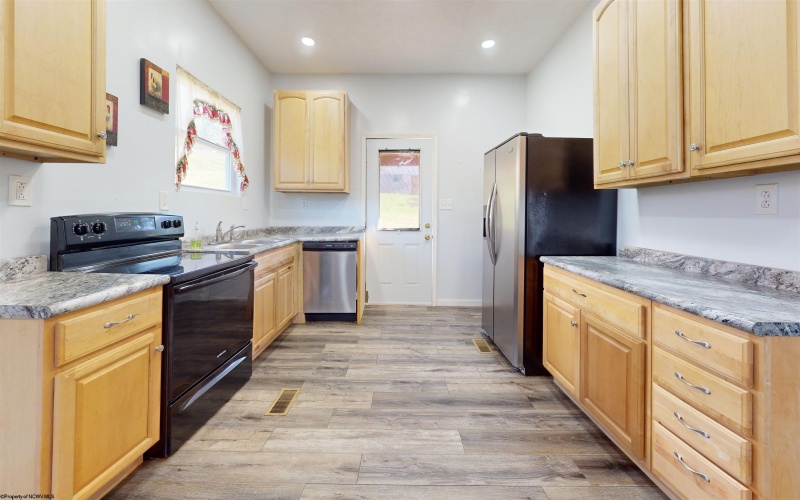 1 BLUEMONT Street, Grafton, West Virginia 26354, 2 Bedrooms Bedrooms, 5 Rooms Rooms,1 BathroomBathrooms,Single Family Detached,For Sale,BLUEMONT,10165339