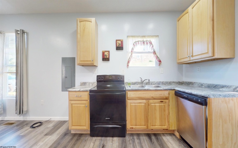 1 BLUEMONT Street, Grafton, West Virginia 26354, 2 Bedrooms Bedrooms, 5 Rooms Rooms,1 BathroomBathrooms,Single Family Detached,For Sale,BLUEMONT,10165339