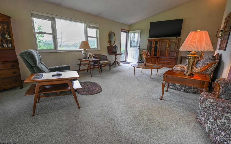 3630 Freedom Highway, Fairmont, West Virginia 26554-0000, 3 Bedrooms Bedrooms, 5 Rooms Rooms,1 BathroomBathrooms,Single Family Detached,For Sale,Freedom,10165340