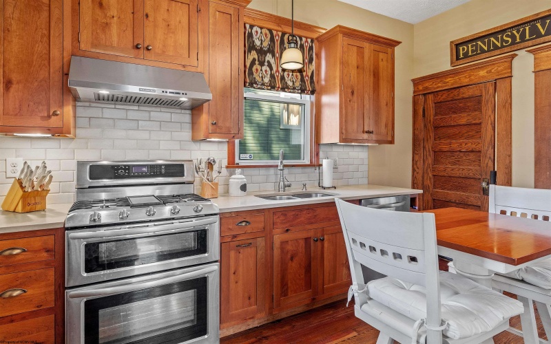 416 Cedar Street, Morgantown, West Virginia 26501, 4 Bedrooms Bedrooms, 9 Rooms Rooms,1 BathroomBathrooms,Single Family Detached,For Sale,Cedar,10165341
