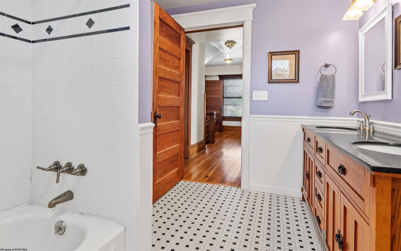 416 Cedar Street, Morgantown, West Virginia 26501, 4 Bedrooms Bedrooms, 9 Rooms Rooms,1 BathroomBathrooms,Single Family Detached,For Sale,Cedar,10165341