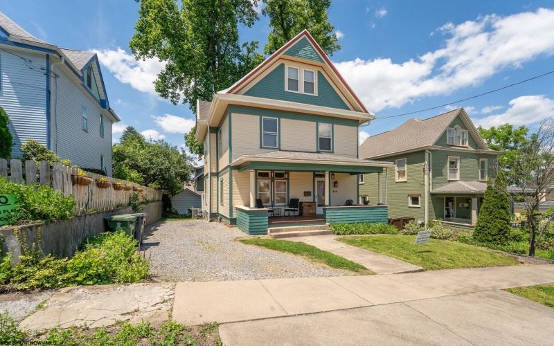 416 Cedar Street, Morgantown, West Virginia 26501, 4 Bedrooms Bedrooms, 9 Rooms Rooms,1 BathroomBathrooms,Single Family Detached,For Sale,Cedar,10165341