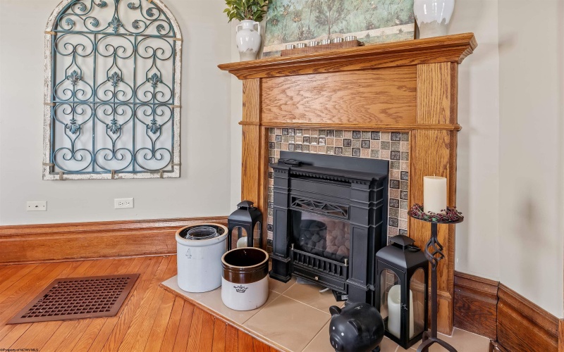 416 Cedar Street, Morgantown, West Virginia 26501, 4 Bedrooms Bedrooms, 9 Rooms Rooms,1 BathroomBathrooms,Single Family Detached,For Sale,Cedar,10165341