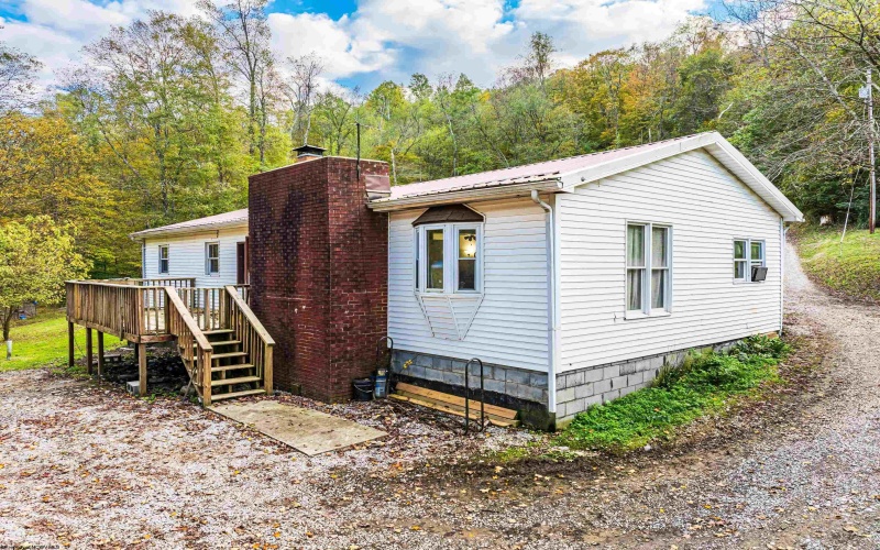 405 Catawba Road, Fairmont, West Virginia 26554, 2 Bedrooms Bedrooms, 9 Rooms Rooms,1 BathroomBathrooms,Single Family Detached,For Sale,Catawba,10161960