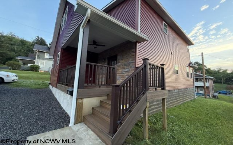 54 Sycamore Street, Morgantown, West Virginia 26501, 3 Bedrooms Bedrooms, 7 Rooms Rooms,3 BathroomsBathrooms,Single Family Detached,For Sale,Sycamore,10165349