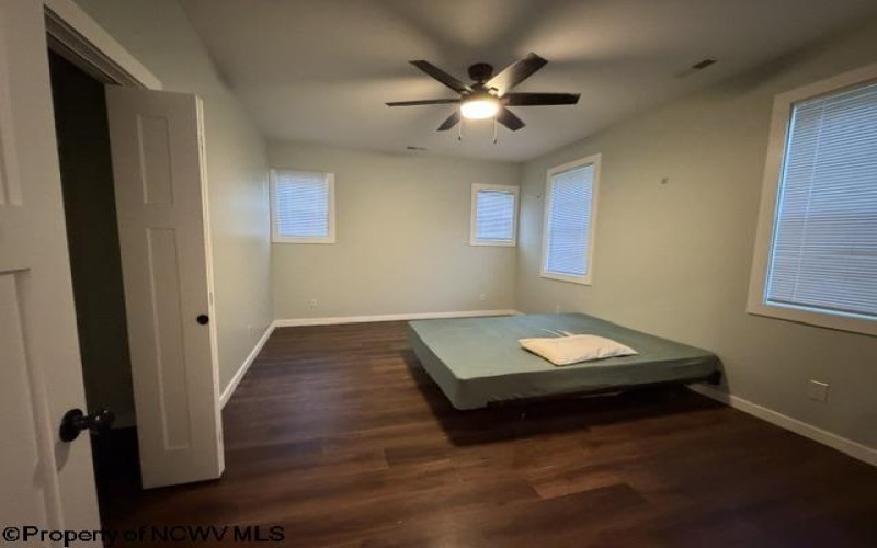 54 Sycamore Street, Morgantown, West Virginia 26501, 3 Bedrooms Bedrooms, 7 Rooms Rooms,3 BathroomsBathrooms,Single Family Detached,For Sale,Sycamore,0,10165349