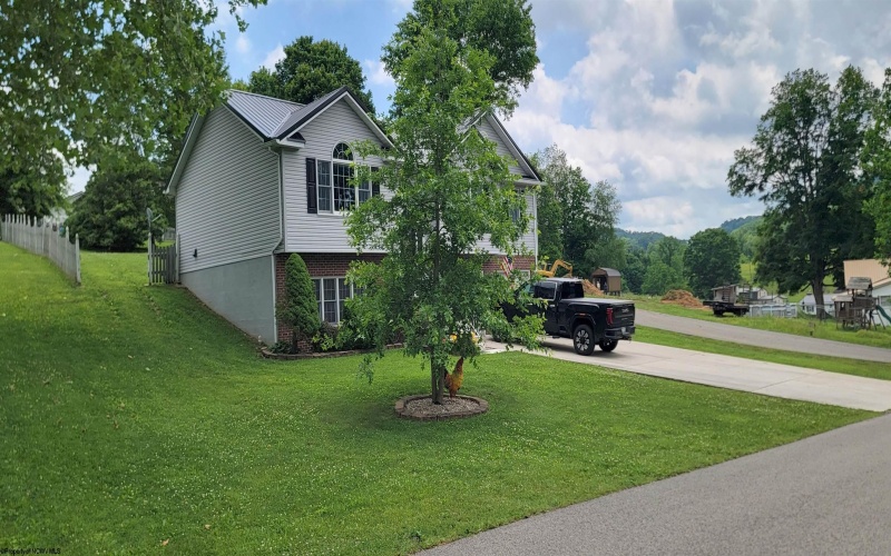 94 Tygart Drive, Philippi, West Virginia 26416, 3 Bedrooms Bedrooms, 7 Rooms Rooms,2 BathroomsBathrooms,Single Family Detached,For Sale,Tygart,10165348