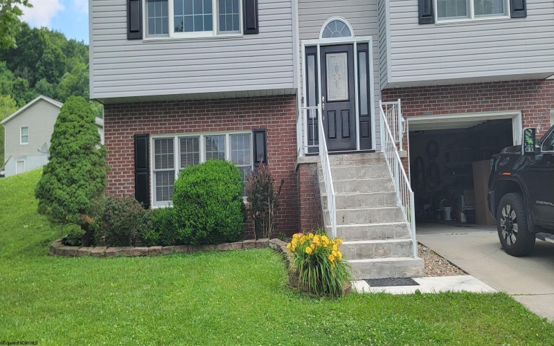 94 Tygart Drive, Philippi, West Virginia 26416, 3 Bedrooms Bedrooms, 7 Rooms Rooms,2 BathroomsBathrooms,Single Family Detached,For Sale,Tygart,10165348