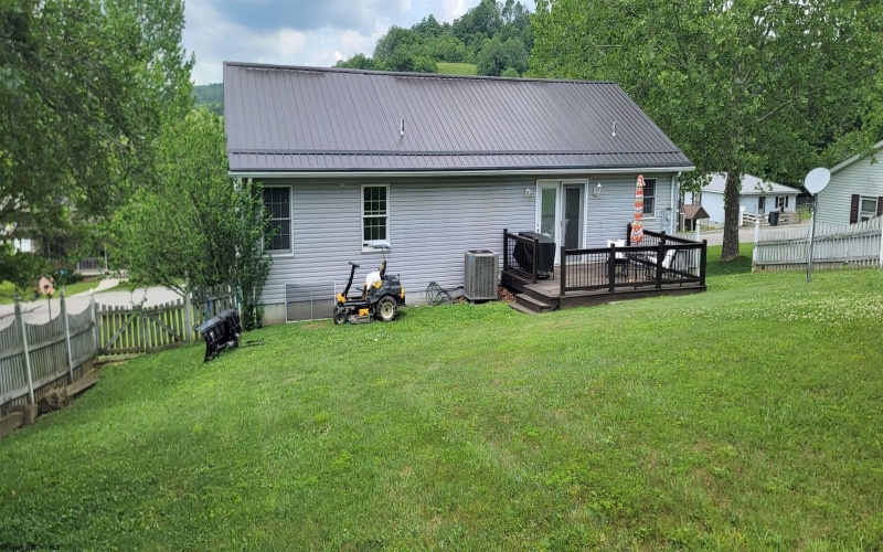 94 Tygart Drive, Philippi, West Virginia 26416, 3 Bedrooms Bedrooms, 7 Rooms Rooms,2 BathroomsBathrooms,Single Family Detached,For Sale,Tygart,10165348