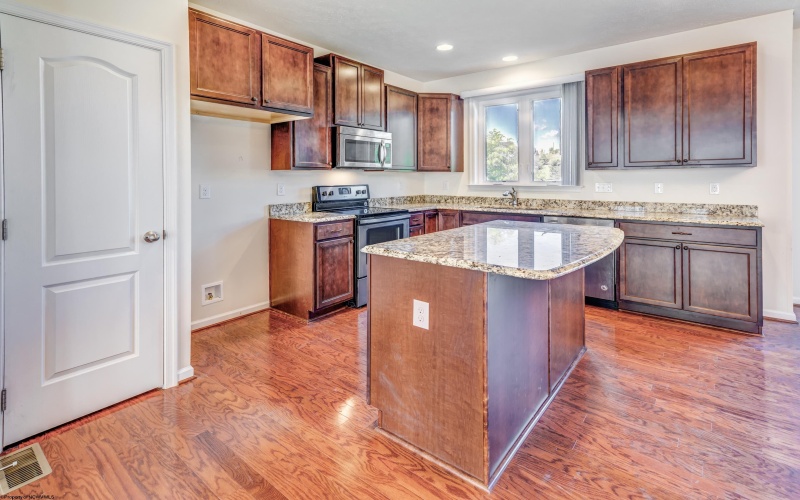 3333 Sun Court, Morgantown, West Virginia 26505, 4 Bedrooms Bedrooms, 8 Rooms Rooms,3 BathroomsBathrooms,Single Family Attached,For Sale,Sun,10165353