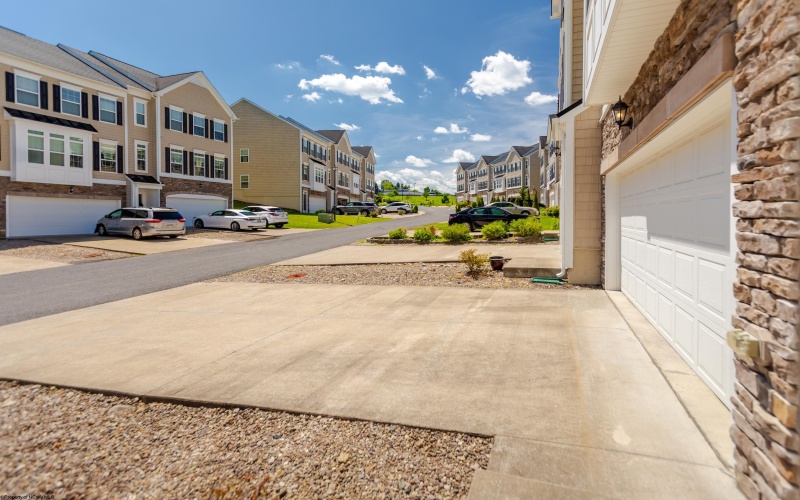 3333 Sun Court, Morgantown, West Virginia 26505, 4 Bedrooms Bedrooms, 8 Rooms Rooms,3 BathroomsBathrooms,Single Family Attached,For Sale,Sun,10165353