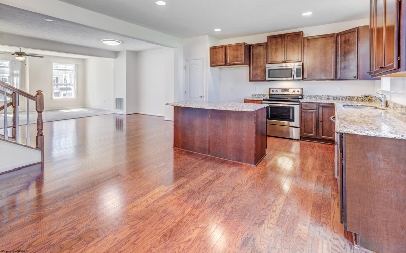 3333 Sun Court, Morgantown, West Virginia 26505, 4 Bedrooms Bedrooms, 8 Rooms Rooms,3 BathroomsBathrooms,Single Family Attached,For Sale,Sun,10165353