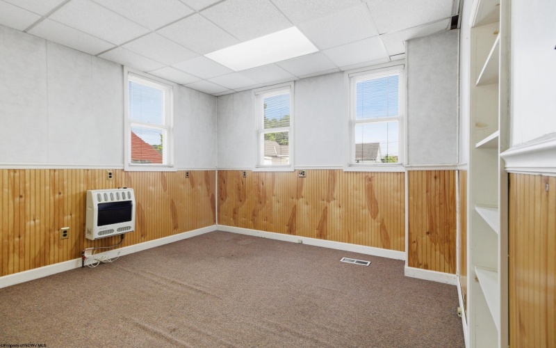 408 Lee Avenue, Clarksburg, West Virginia 26301, 5 Bedrooms Bedrooms, 10 Rooms Rooms,1 BathroomBathrooms,Single Family Detached,For Sale,Lee,10165359