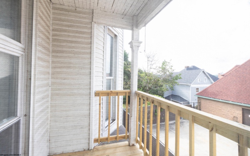 408 Lee Avenue, Clarksburg, West Virginia 26301, 5 Bedrooms Bedrooms, 10 Rooms Rooms,1 BathroomBathrooms,Single Family Detached,For Sale,Lee,10165359