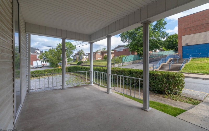 408 Lee Avenue, Clarksburg, West Virginia 26301, 5 Bedrooms Bedrooms, 10 Rooms Rooms,1 BathroomBathrooms,Single Family Detached,For Sale,Lee,10165359