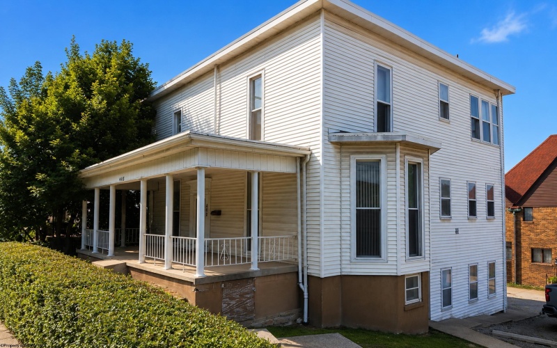 408 Lee Avenue, Clarksburg, West Virginia 26301, 5 Bedrooms Bedrooms, 10 Rooms Rooms,1 BathroomBathrooms,Single Family Detached,For Sale,Lee,10165359