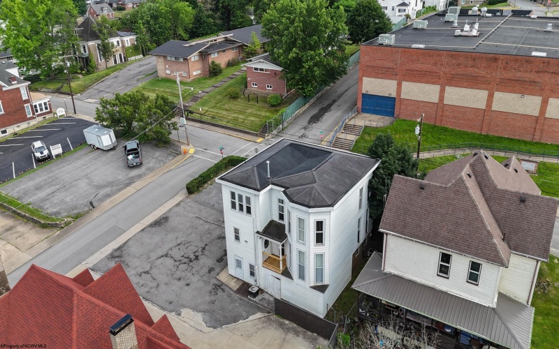 408 Lee Avenue, Clarksburg, West Virginia 26301, 5 Bedrooms Bedrooms, 10 Rooms Rooms,1 BathroomBathrooms,Single Family Detached,For Sale,Lee,10165359