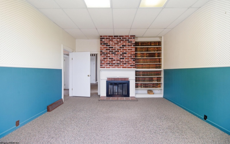 408 Lee Avenue, Clarksburg, West Virginia 26301, 5 Bedrooms Bedrooms, 10 Rooms Rooms,1 BathroomBathrooms,Single Family Detached,For Sale,Lee,10165359