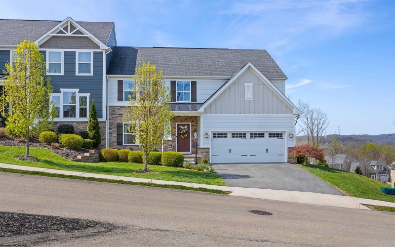 126 Falling Water Lane, Morgantown, West Virginia 26508, 3 Bedrooms Bedrooms, 8 Rooms Rooms,4 BathroomsBathrooms,Single Family Attached,For Sale,Falling Water,10165365