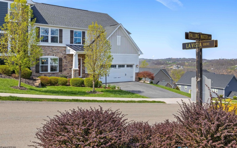 126 Falling Water Lane, Morgantown, West Virginia 26508, 3 Bedrooms Bedrooms, 8 Rooms Rooms,4 BathroomsBathrooms,Single Family Attached,For Sale,Falling Water,10165365