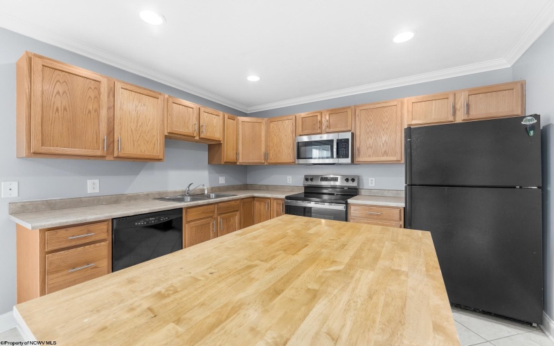 29 Ocean View Drive, Morgantown, West Virginia 26505, 3 Bedrooms Bedrooms, 5 Rooms Rooms,2 BathroomsBathrooms,Single Family Attached,For Sale,Ocean View,10165366