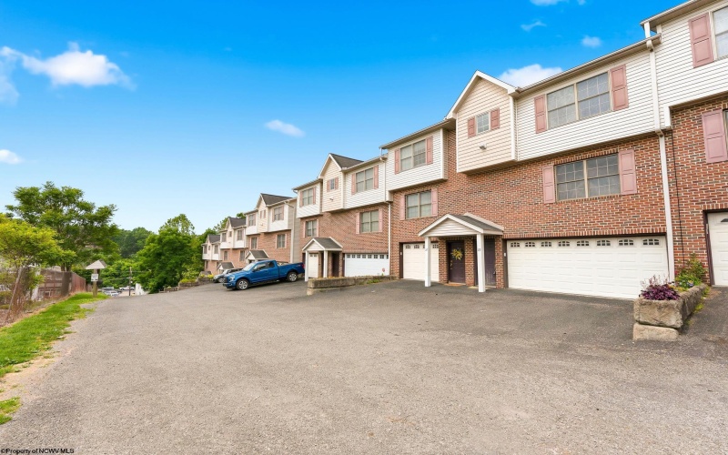 29 Ocean View Drive, Morgantown, West Virginia 26505, 3 Bedrooms Bedrooms, 5 Rooms Rooms,2 BathroomsBathrooms,Single Family Attached,For Sale,Ocean View,10165366