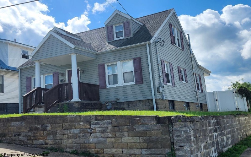 512 Columbia Street, Fairmont, West Virginia 26554, 3 Bedrooms Bedrooms, 7 Rooms Rooms,2 BathroomsBathrooms,Single Family Detached,For Sale,Columbia,10165370