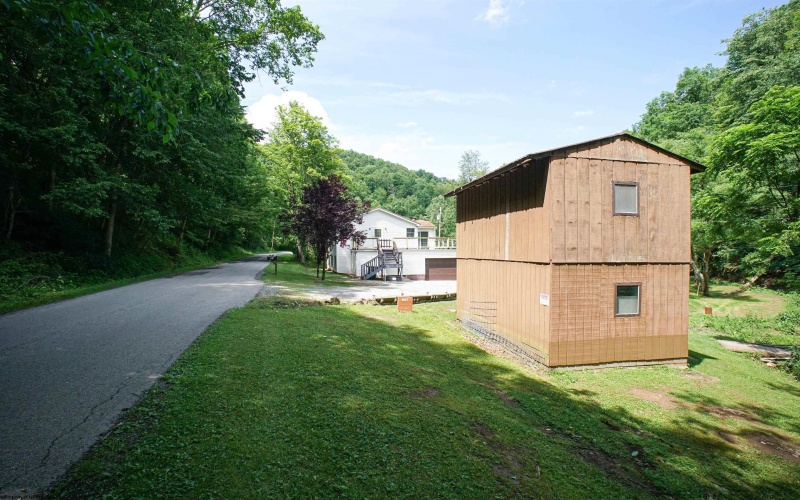 4667 Saint Clara Road, Alum Bridge, West Virginia 26321, 3 Bedrooms Bedrooms, 8 Rooms Rooms,1 BathroomBathrooms,Single Family Detached,For Sale,Saint Clara,10165361