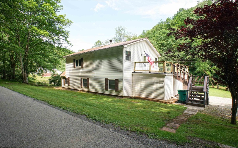 4667 Saint Clara Road, Alum Bridge, West Virginia 26321, 3 Bedrooms Bedrooms, 8 Rooms Rooms,1 BathroomBathrooms,Single Family Detached,For Sale,Saint Clara,10165361